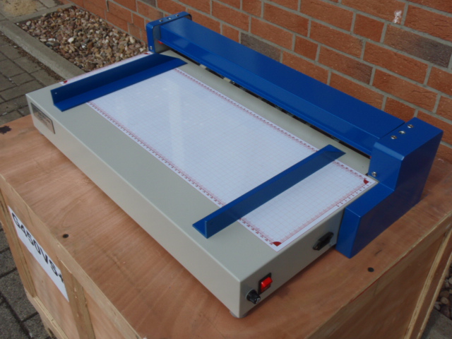 Perforier, Nut und Schneidmaschine