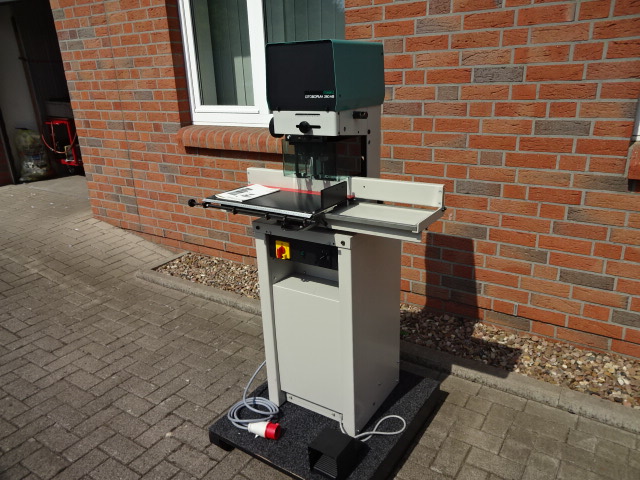 Papierbohrmaschine