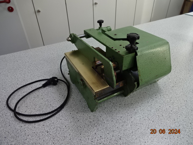 Kantenanleimmaschine Sumbel